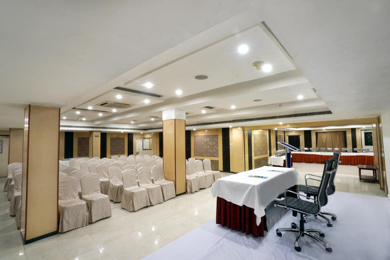 فندق Geetha Regency Guntūr المظهر الخارجي الصورة